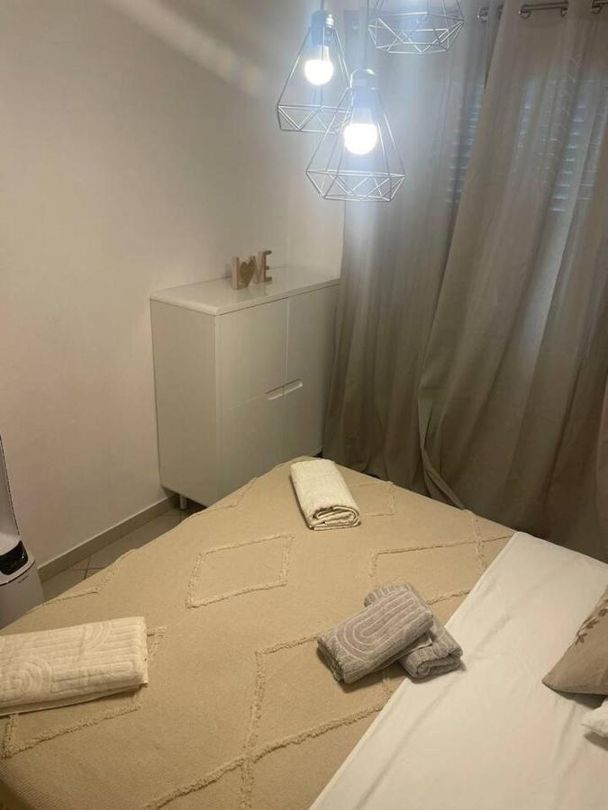 Appartement Proche Gare Tgv Nîmes Exterior photo